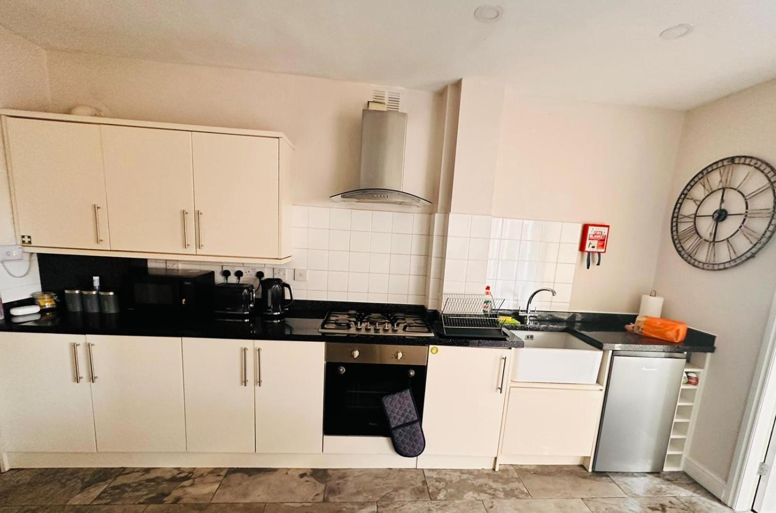 Birmingham Blissful Apartment With 2 Bedrooms Exteriör bild